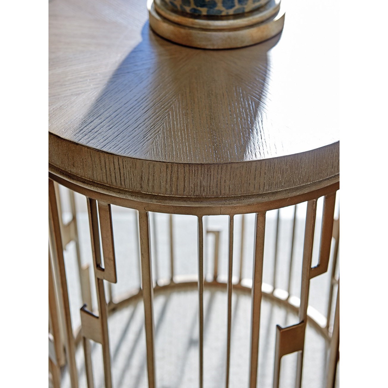 Lexington Shadow Play 725951 Studio Round Accent Table with